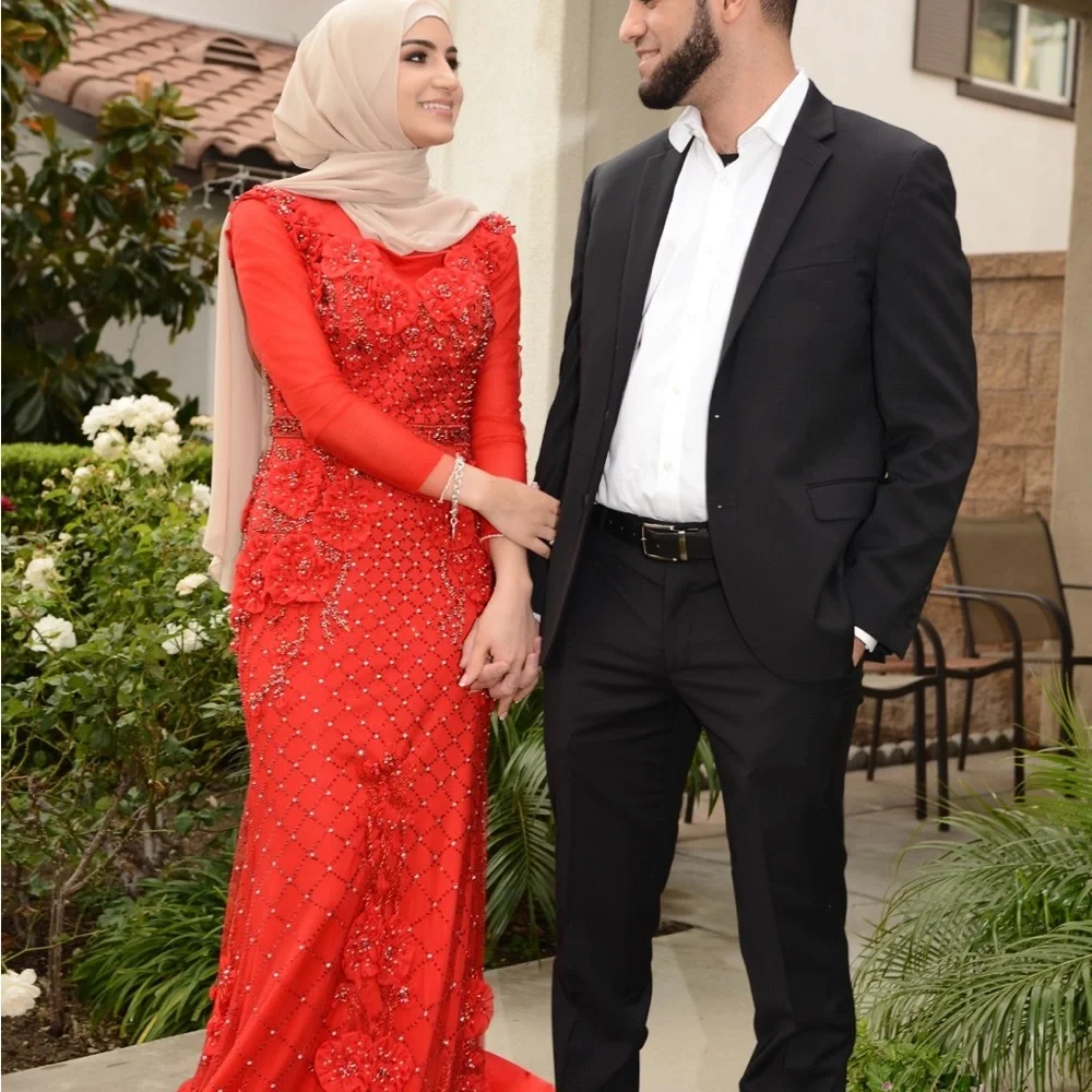 Elegant Red Off-Shoulder Dress (Terani Couture) - Picture 4 of 8